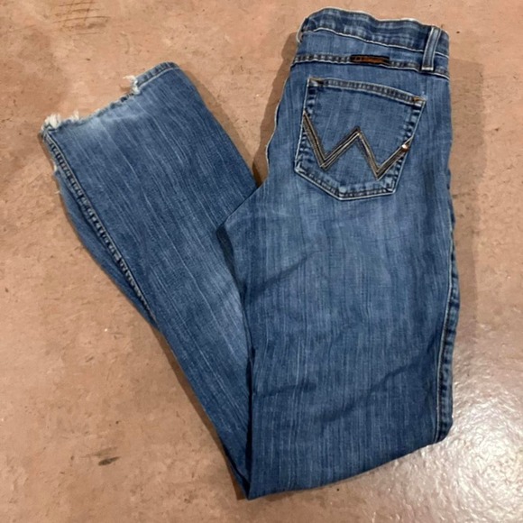 Wrangler Denim - Wrangler Q-Baby No Gap Waistband Medium Wash Denim Jeans